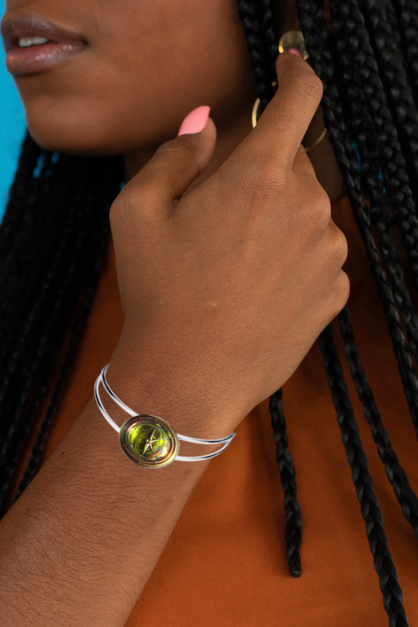 COMPASS-YELLOW-BRACELET